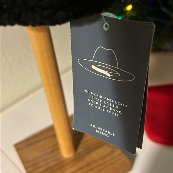 Cold weather, Captain hat/cap fuzzyTextured polyester Unisex One size. - Picture 9 of 9